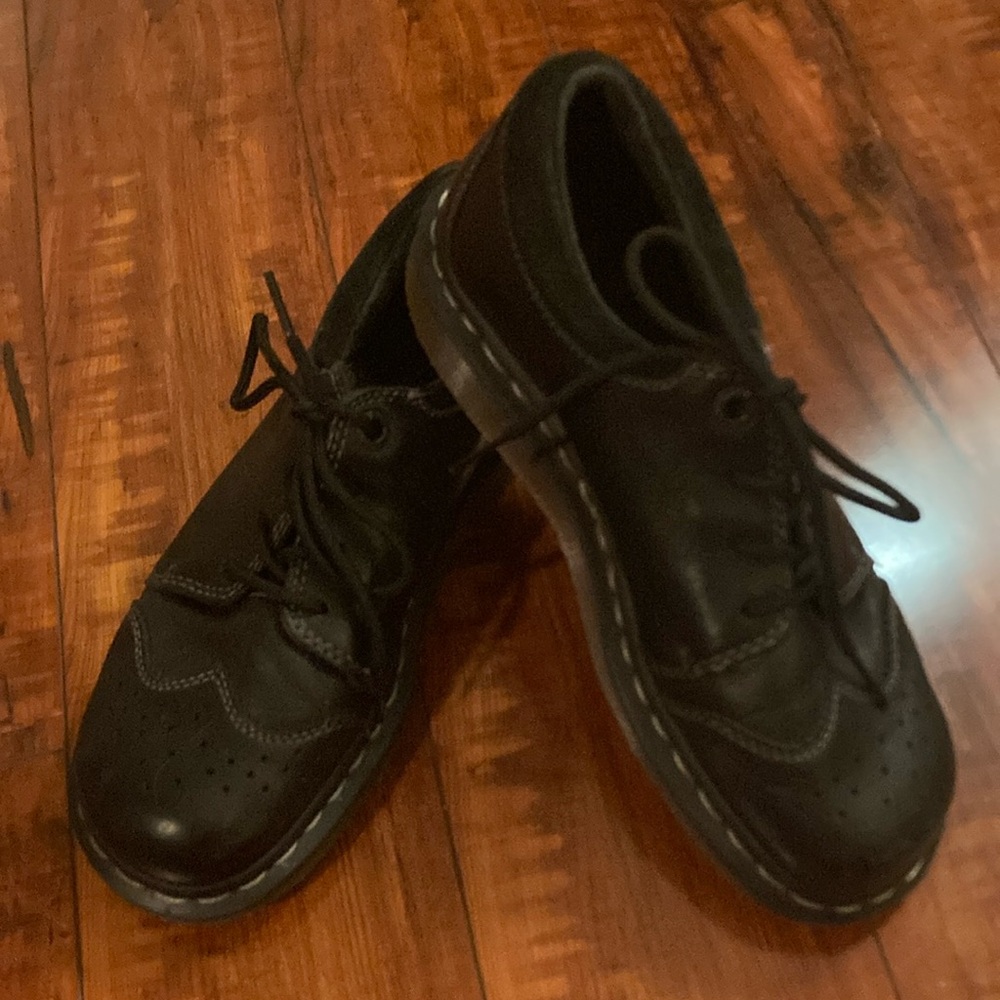 Dr Martens AW004 black leather lace up runner sole Oxford shoes